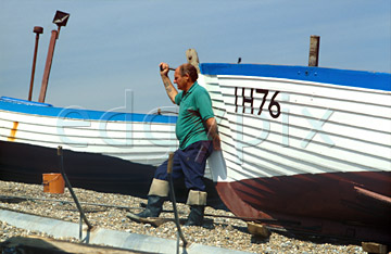 Comp image : boat0104 : Fishing boats on the shingle at Aldeburgh, Suffolk, England