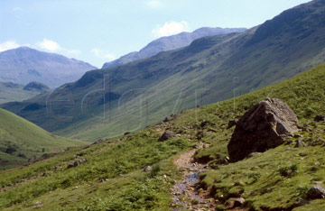 Comp image : ld01907 : On the path from Eskdale to Three Tarns, below Bow Fell, in the English Lake District
