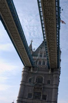 Comp image : lond010021 : Dramatic view showing the two walkways linking the towers of Tower Bridge, on the River Thames in London, England