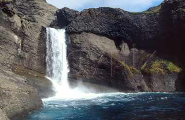 Comp image : torf1024 : The Ófaerufoss [Ofaerufoss] waterfall, in the Eldgjá [Eldgja] region of southern Iceland